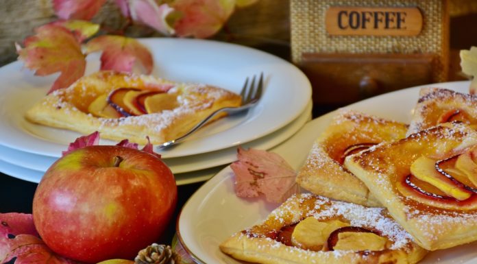 These Apple Turnovers Hardly Need Any Ingredients!