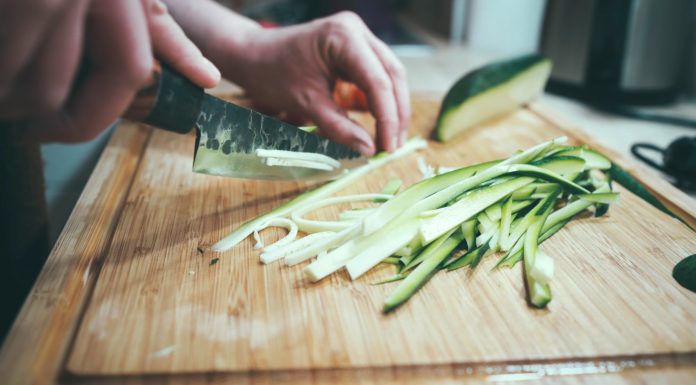 5 Tricks To Cut Fruits And Vegetables Like A Pro