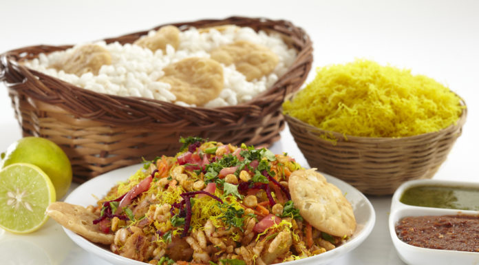 Must-Try Street Foods in Mumbai