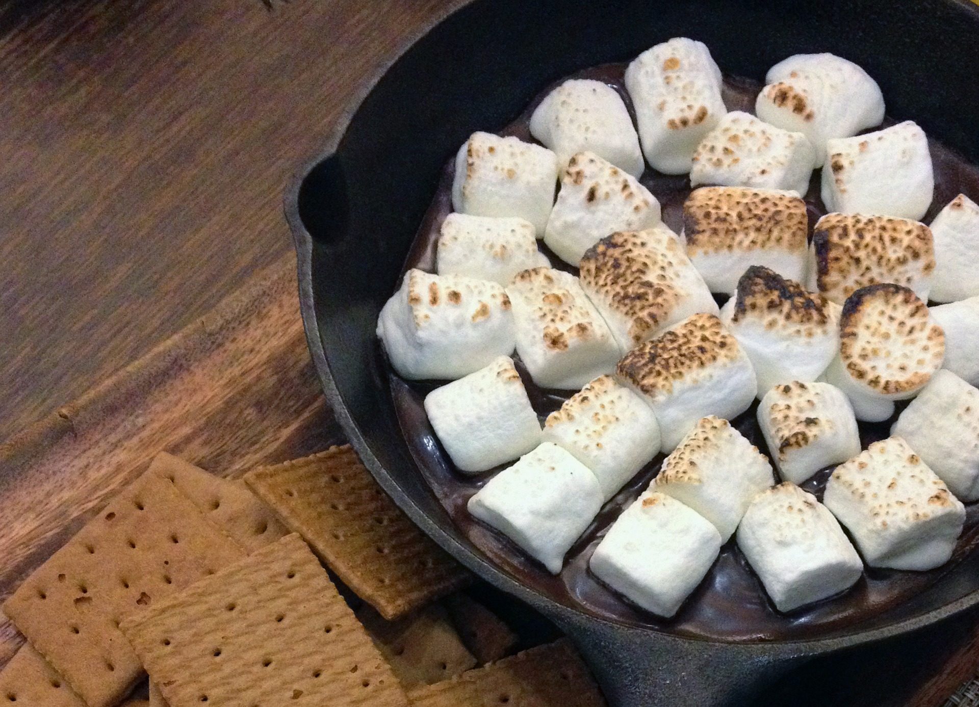 Here&amp;#39;s How to Roast a Marshmallow in the Comfort of Your Own Kitchen ...