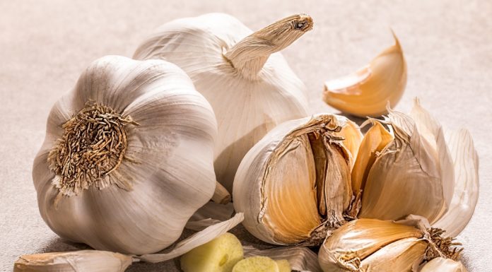 5 Reasons You Should Cook With More Garlic