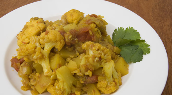Making Aloo Gobi – Indian Potatoes and Cauliflower Dish