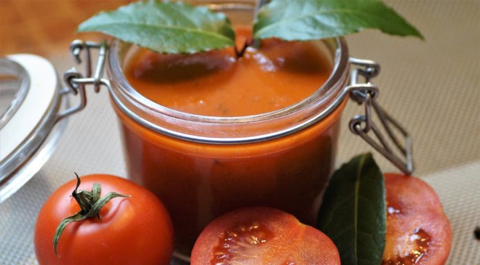 This Delicious Homemade Tomato Soup Will Warm You Up in the Cold Days to Come