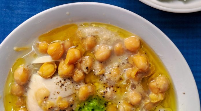 3 Useful Tips for Making the Healthiest Homemade Hummus Tasty hummus from Israel