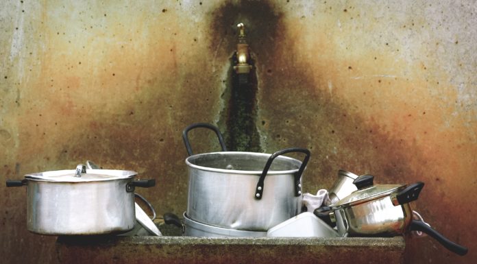 Keep Your Kitchen Clean With These TikTok Hacks Cleaning hacks for the kitchen