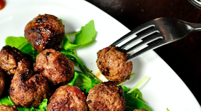 Check Out This Divine Sweet and Spicy Meatball Recipe Meatballs