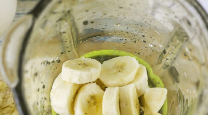 Make a Delicious Vegan Ice Cream with Bananas Banana in blender