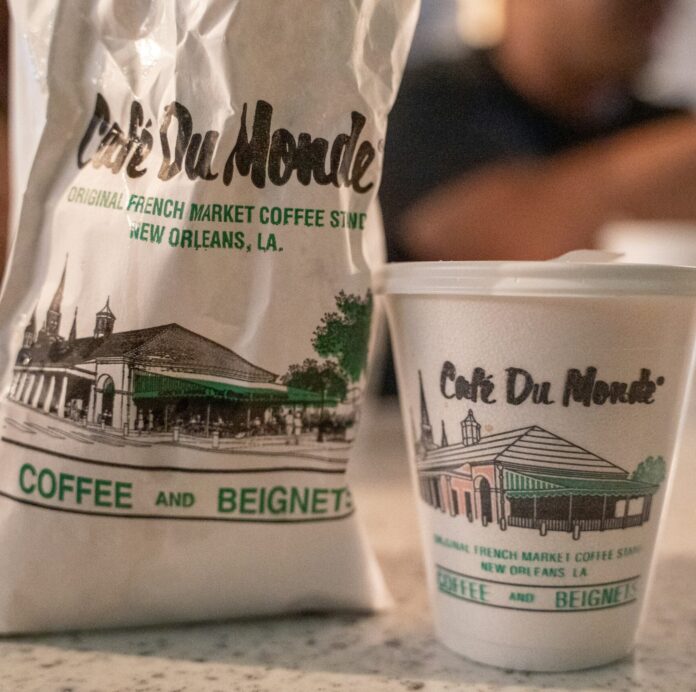 Cafe Du Monde French Market, Decatur Street, New Orleans, LA, USA