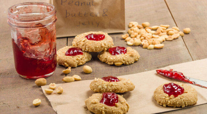 Sandwich-Lovers Will Adore These These PB&J Cookies PB&J cookies